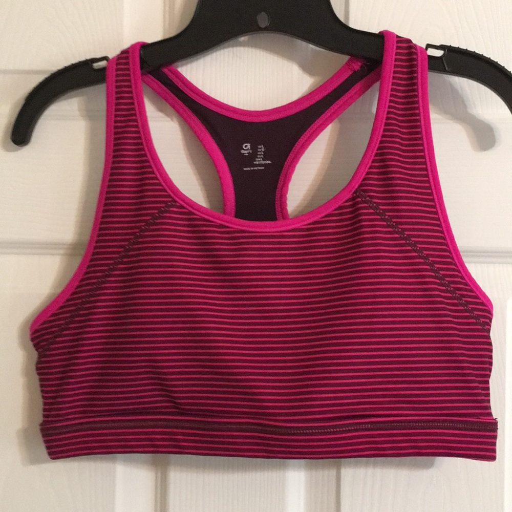 Gap fit 2pieces. Sport bra top and Capri workout pants. Pink/ gray large.